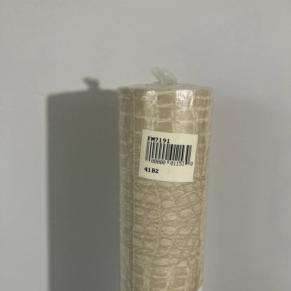 Vintage Imperial Wallcoverings Tan Crocodile Print FM7191 56.37 sq ft Project